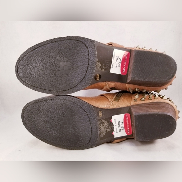 VINCE CAMUTO STEAMPUNK STUDDED BUCKLE SIDE ZIPPER TAN LEATHER ANKLE BOOTS SZ 10 - Picture 2 of 9